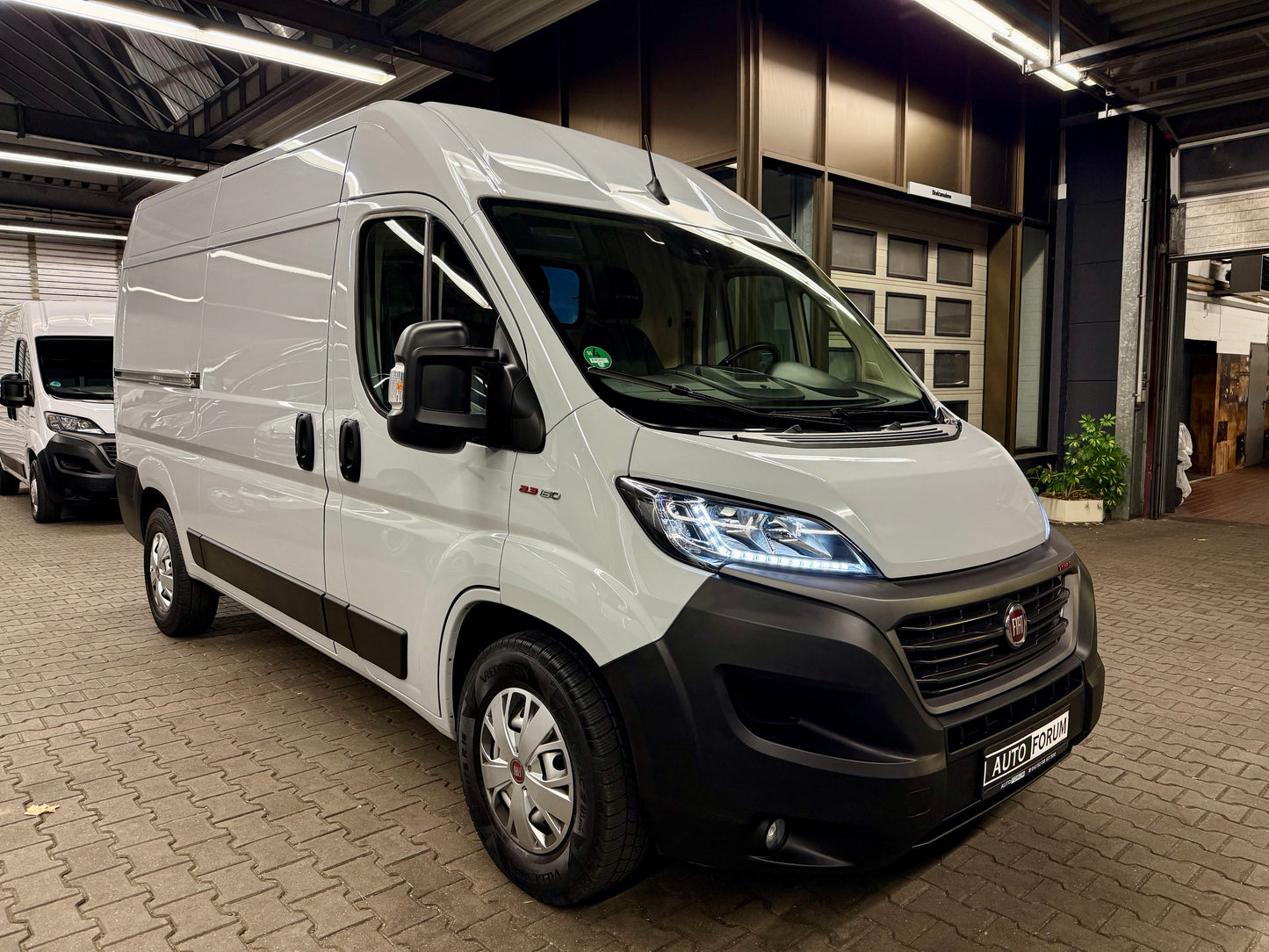 Fiat Ducato 2.3 D L2H2 AUTOMATIK AHK KLIMA CAM STANDHZG