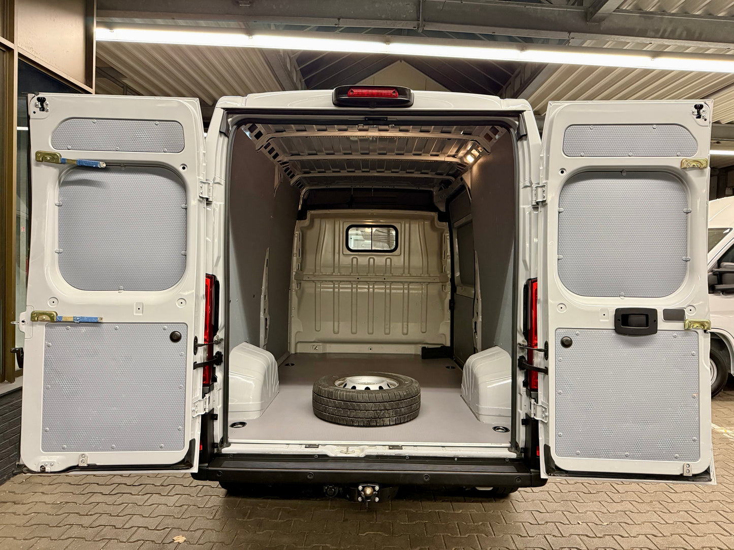 Fiat Ducato 2.3 D L2H2 AUTOMATIK AHK KLIMA CAM STANDHZG