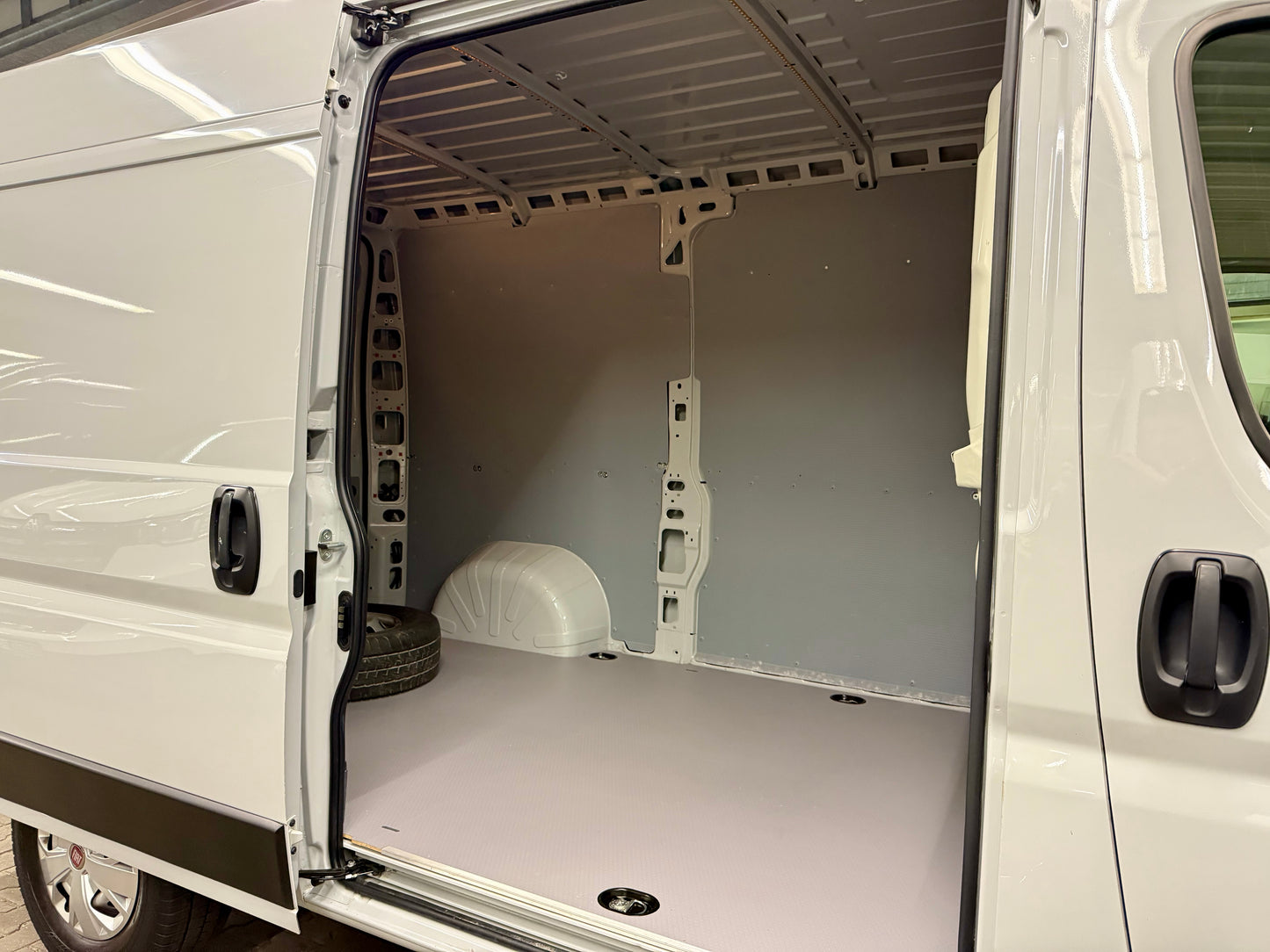 Fiat Ducato 2.3 D L2H2 AUTOMATIK AHK KLIMA CAM STANDHZG