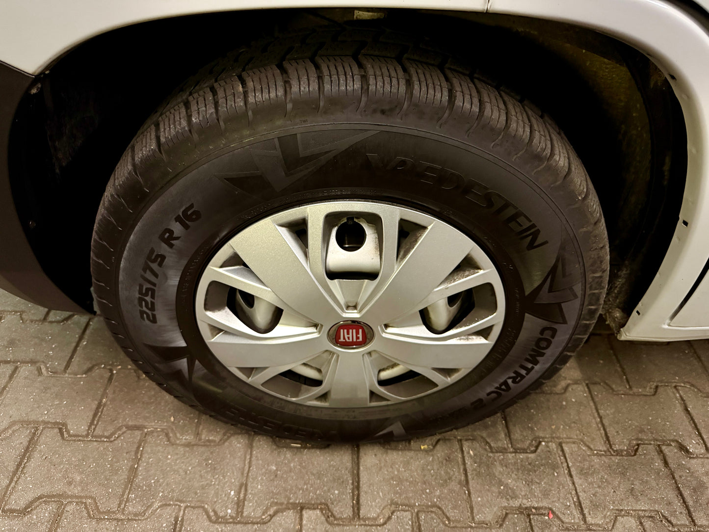 Fiat Ducato 2.3 D L2H2 AUTOMATIK AHK KLIMA CAM STANDHZG