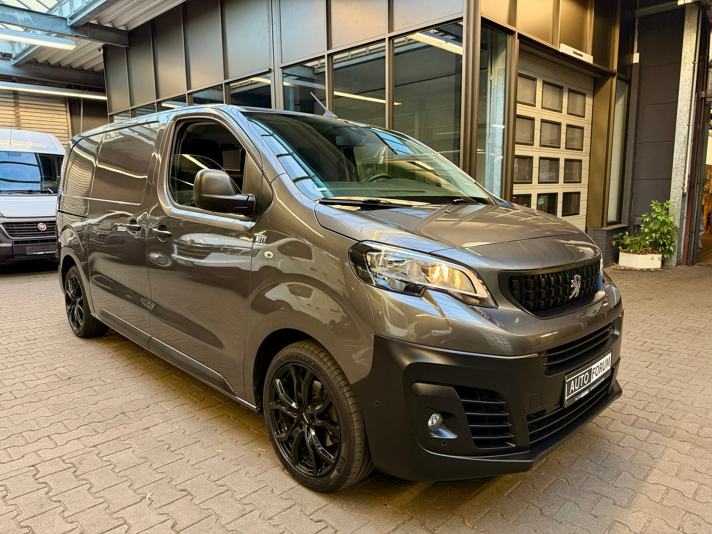 Peugeot Expert 2.0 HDi L2 AUTOMATIK 3SITZ KLIMA PDC DAB