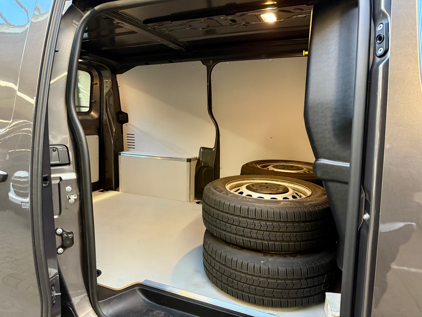 Peugeot Expert 2.0 HDi L2 AUTOMATIK 3SITZ KLIMA PDC DAB