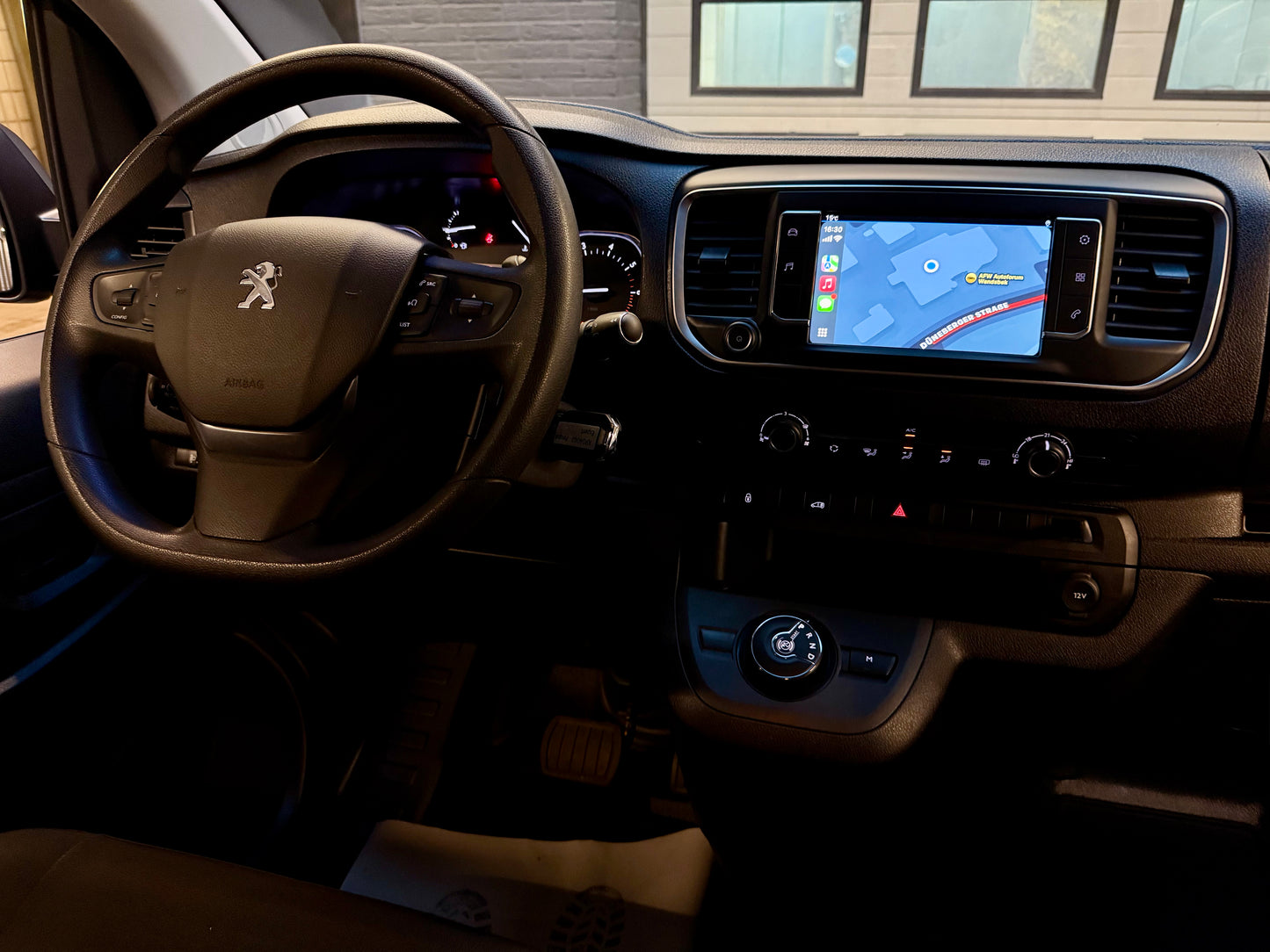 Peugeot Expert 2.0 HDi L2 AUTOMATIK 3SITZ KLIMA PDC DAB