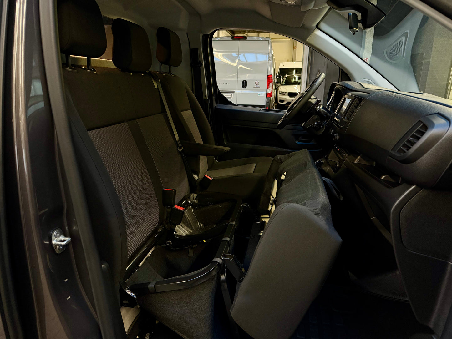 Peugeot Expert 2.0 HDi L2 AUTOMATIK 3SITZ KLIMA PDC DAB