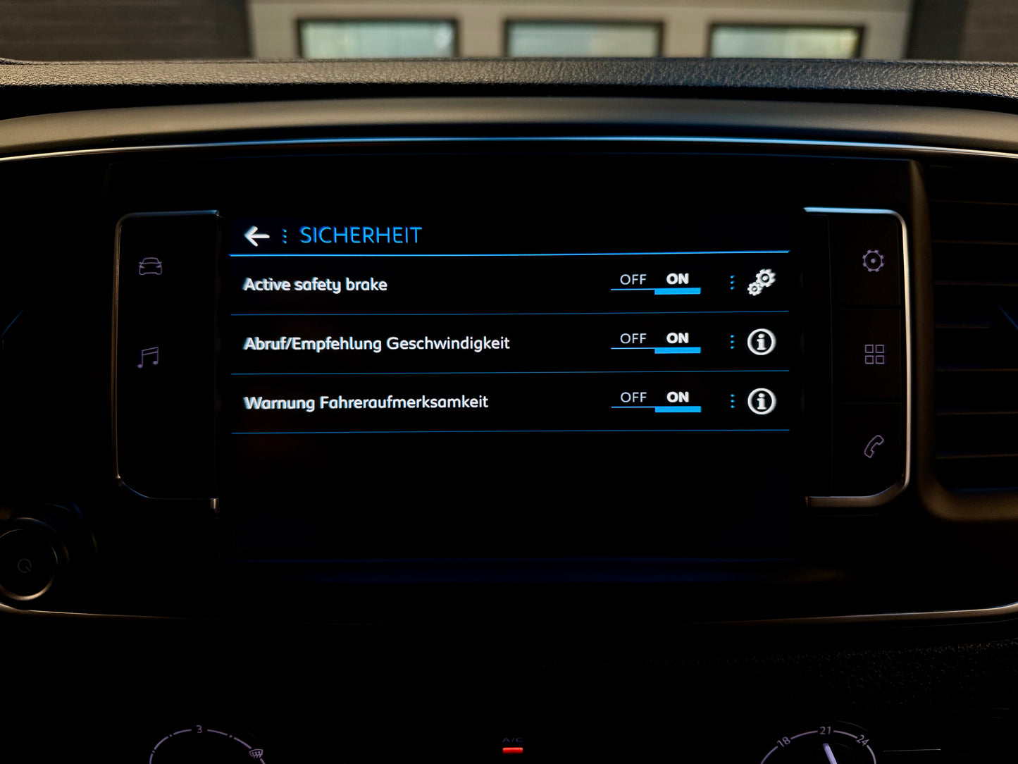 Peugeot Expert 2.0 HDi L2 AUTOMATIK 3SITZ KLIMA PDC DAB