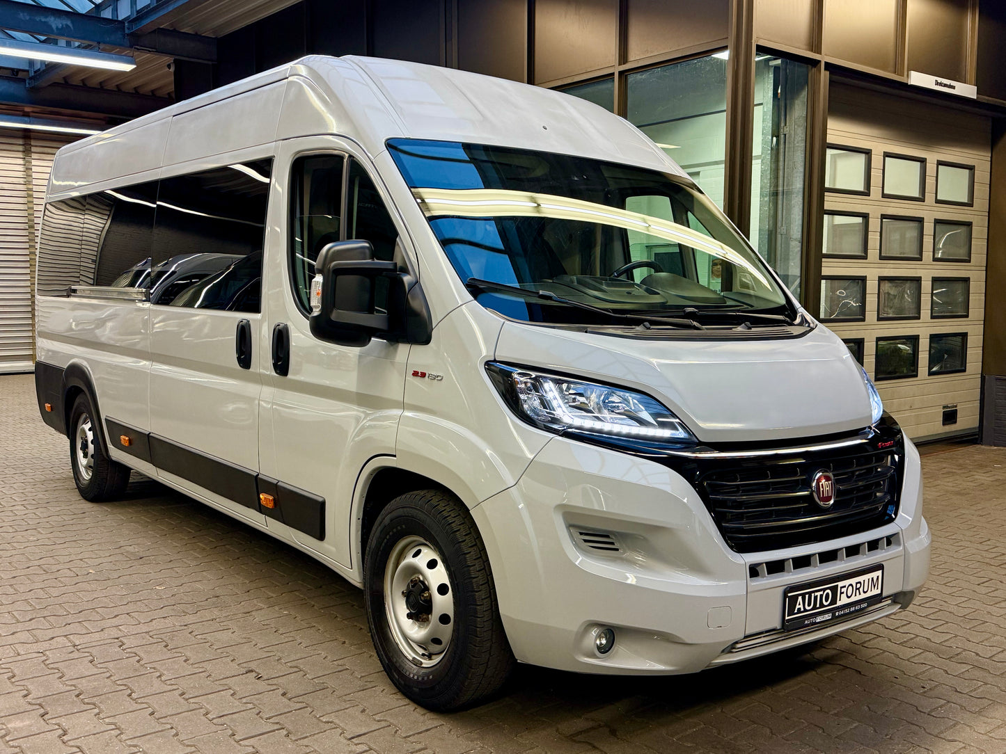 Fiat Ducato 2.3 D L5H2 AUTOMATIK VERGLAST AHK CAM PDC