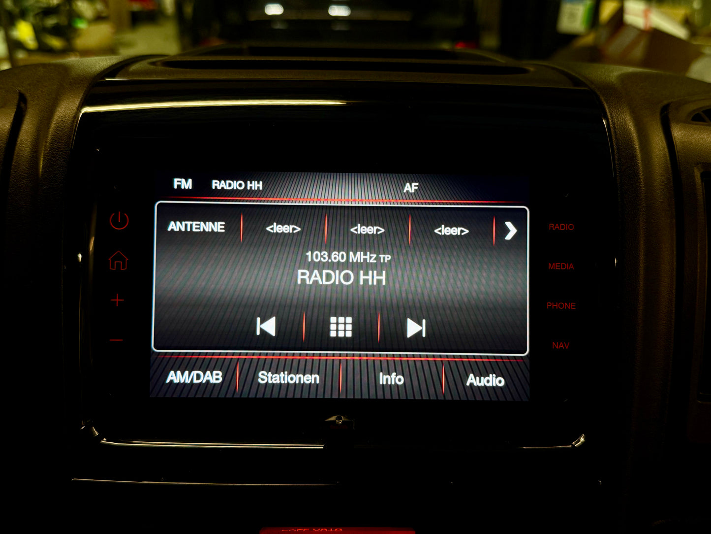 Fiat Ducato 2.3 D L5H2 AUTOMATIK VERGLAST AHK CAM PDC