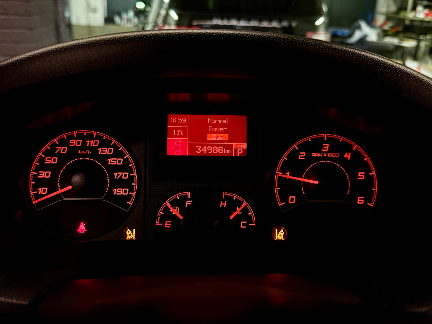 Fiat Ducato 2.3 D L5H2 AUTOMATIK VERGLAST AHK CAM PDC