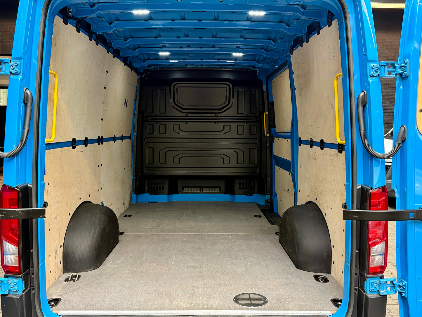 Volkswagen Crafter 2.0 TDI L3H2 3,5t AHK NAVI KAMERA PDC