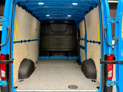 Volkswagen Crafter 2.0 TDI L3H2 3,5t AHK NAVI KAMERA PDC