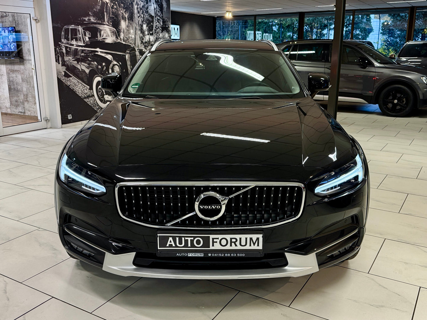 Volvo V90 2.0 D5 CC AWD AUT AHK LEDER LED SHZ CAM PDC