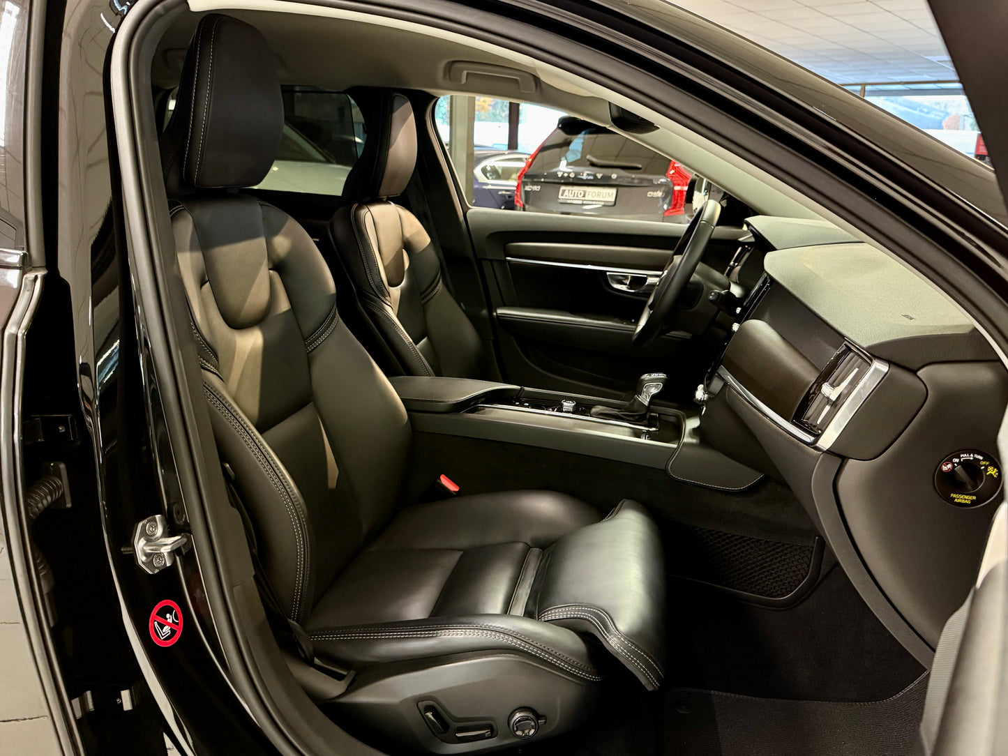 Volvo V90 2.0 D5 CC AWD AUT AHK LEDER LED SHZ CAM PDC