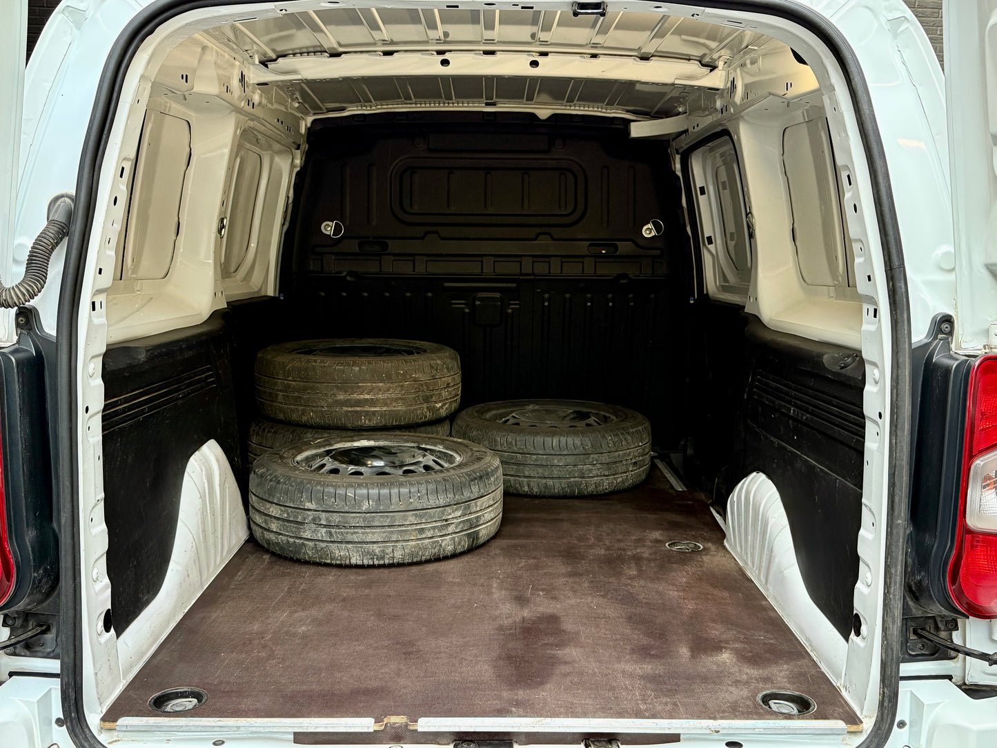 Opel Combo 1.5 CDTI XL L2 AUTOMATIK AHK KLIMA PDC USB