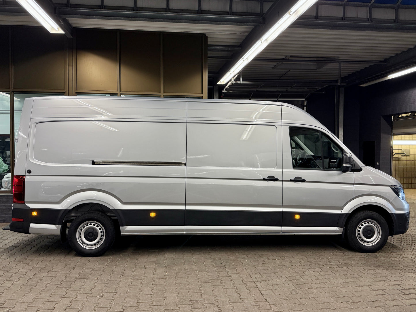 Volkswagen Crafter 2.0 TDI L4H3 AUTOMATIK 3,5t AHK NAVI CAM
