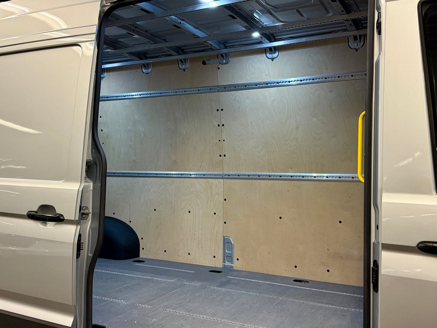 Volkswagen Crafter 2.0 TDI L4H3 AUTOMATIK 3,5t AHK NAVI CAM