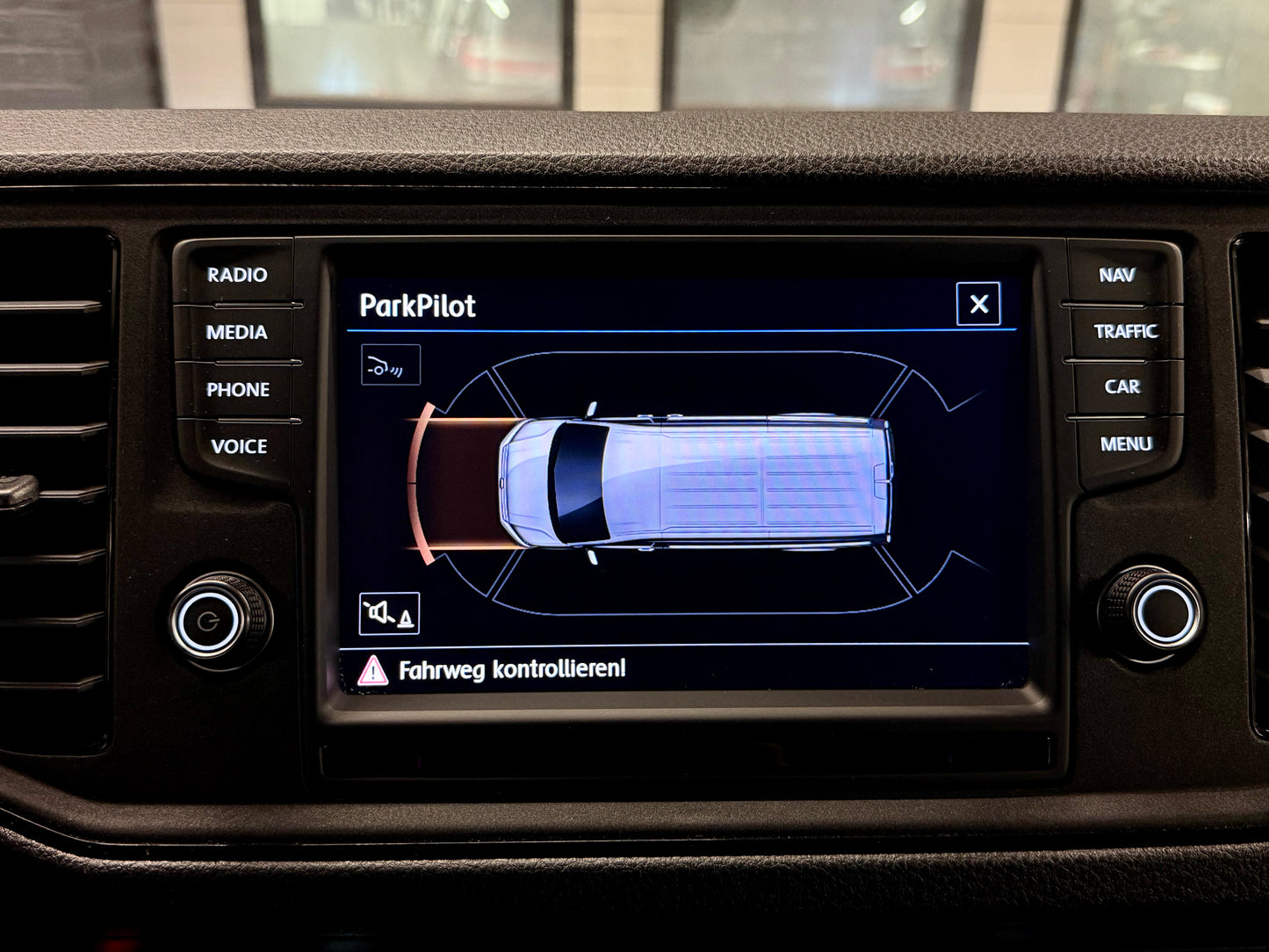 Volkswagen Crafter 2.0 TDI L4H3 AUTOMATIK 3,5t AHK NAVI CAM