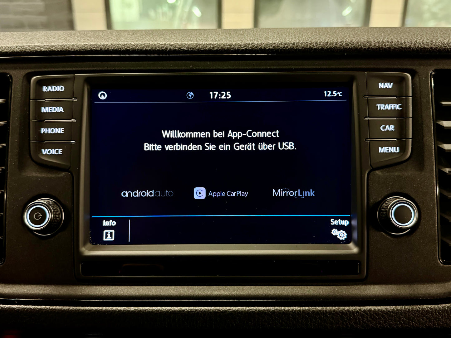 Volkswagen Crafter 2.0 TDI L4H3 AUTOMATIK 3,5t AHK NAVI CAM