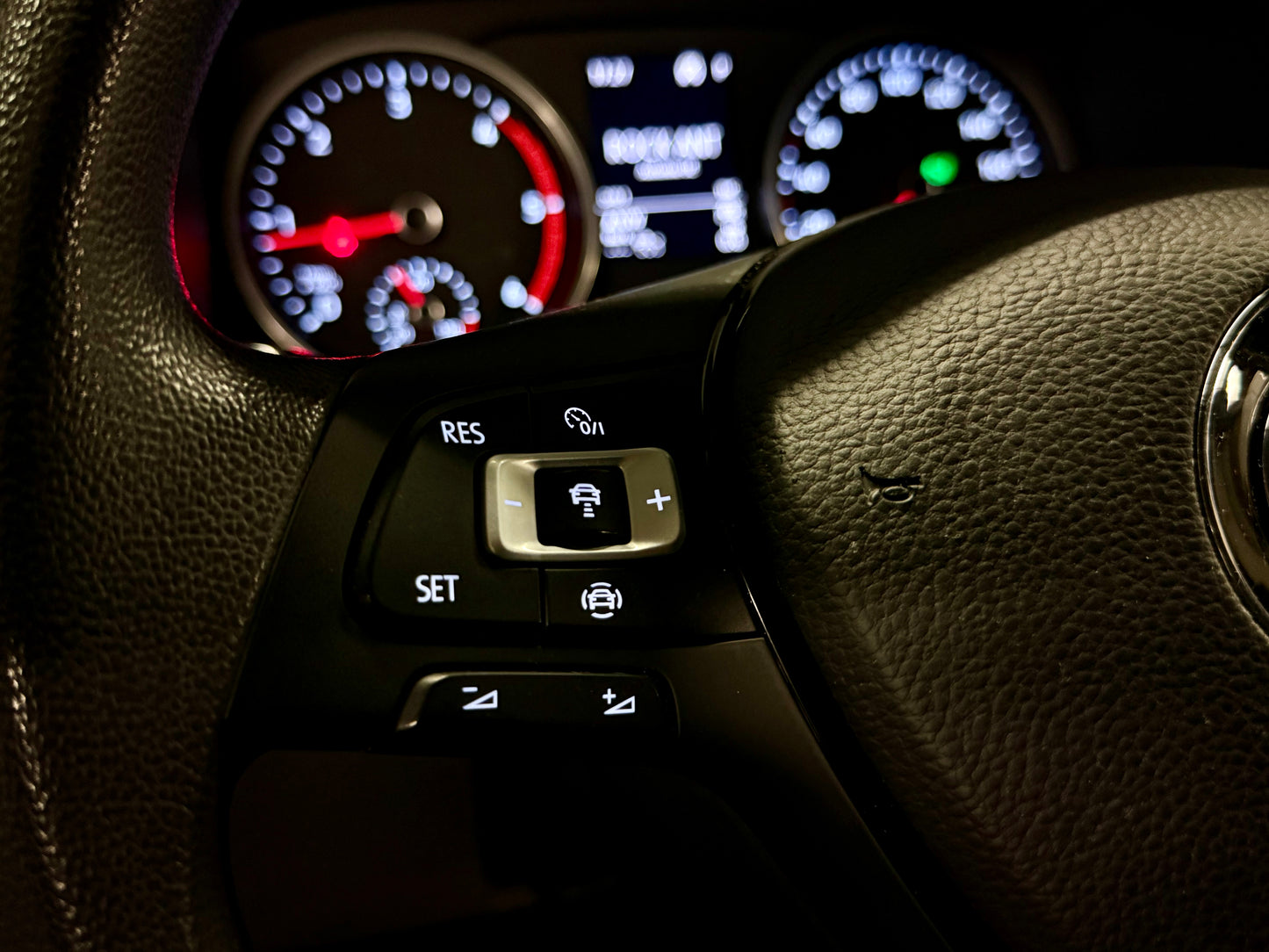 Volkswagen Crafter 2.0 TDI L4H3 AUTOMATIK 3,5t AHK NAVI CAM