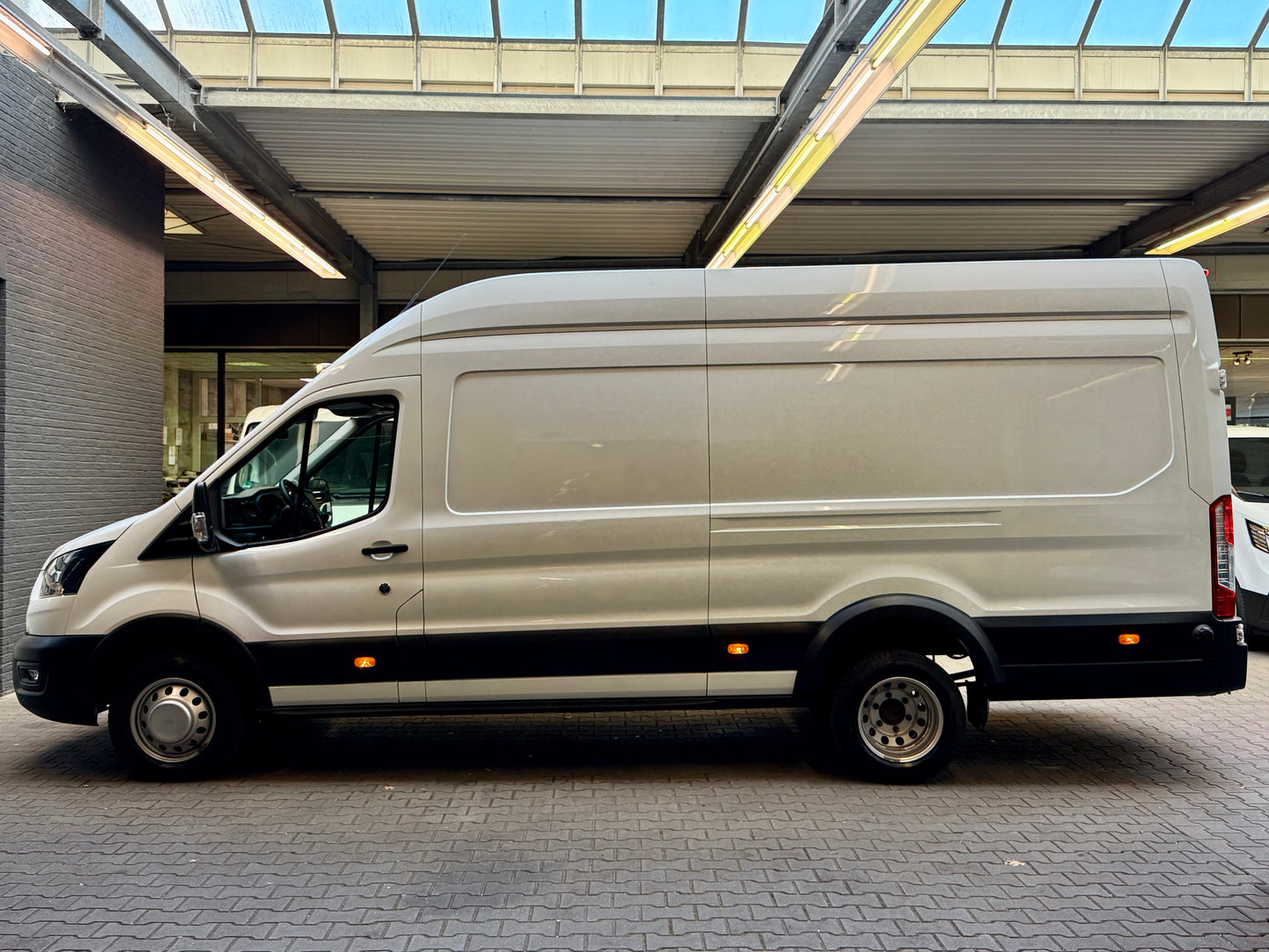 Ford Transit 2.0 D L4H3 3,5t ZWILLING AHK KLIMA KAMERA