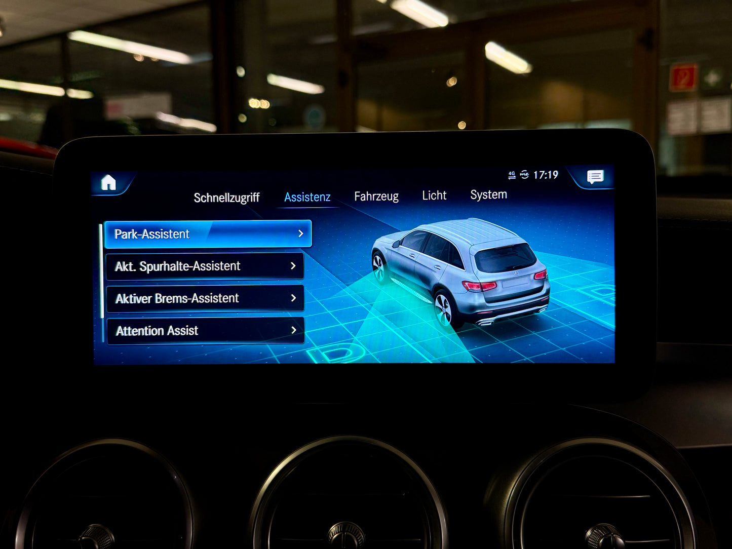 Mercedes-Benz GLC 200 4M EXCLUSIVE LED LEDER AHK PDC SHZ NAVI