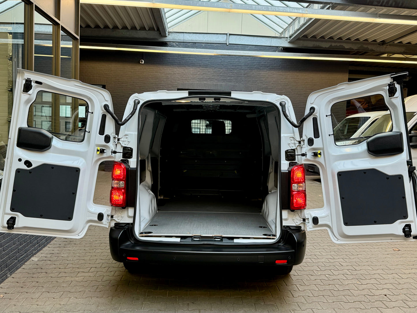 Toyota ProAce 2.0 D L2 MEISTER NAVI KLIMA TEMPOMAT PDC