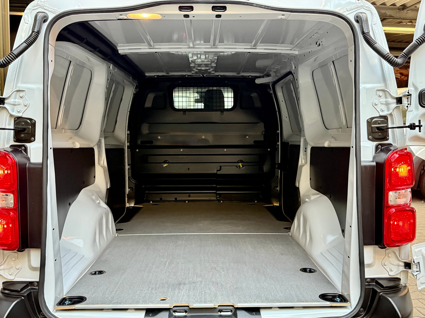 Toyota ProAce 2.0 D L2 MEISTER NAVI KLIMA TEMPOMAT PDC