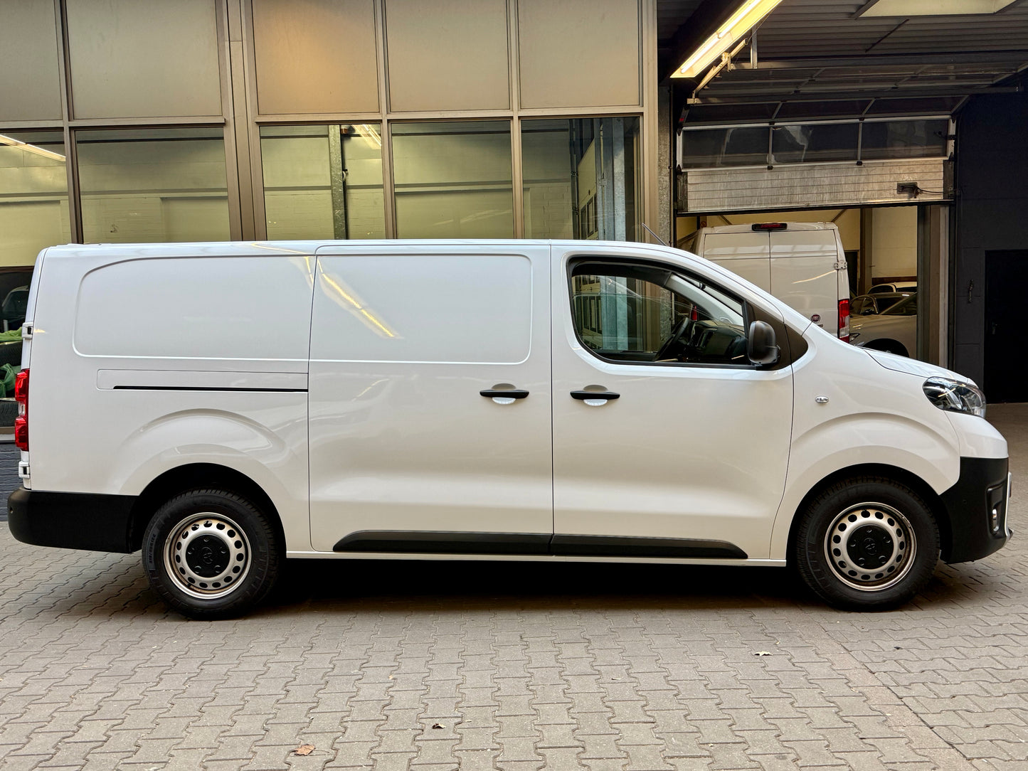 Toyota ProAce 2.0 D L2 MEISTER NAVI KLIMA TEMPOMAT PDC