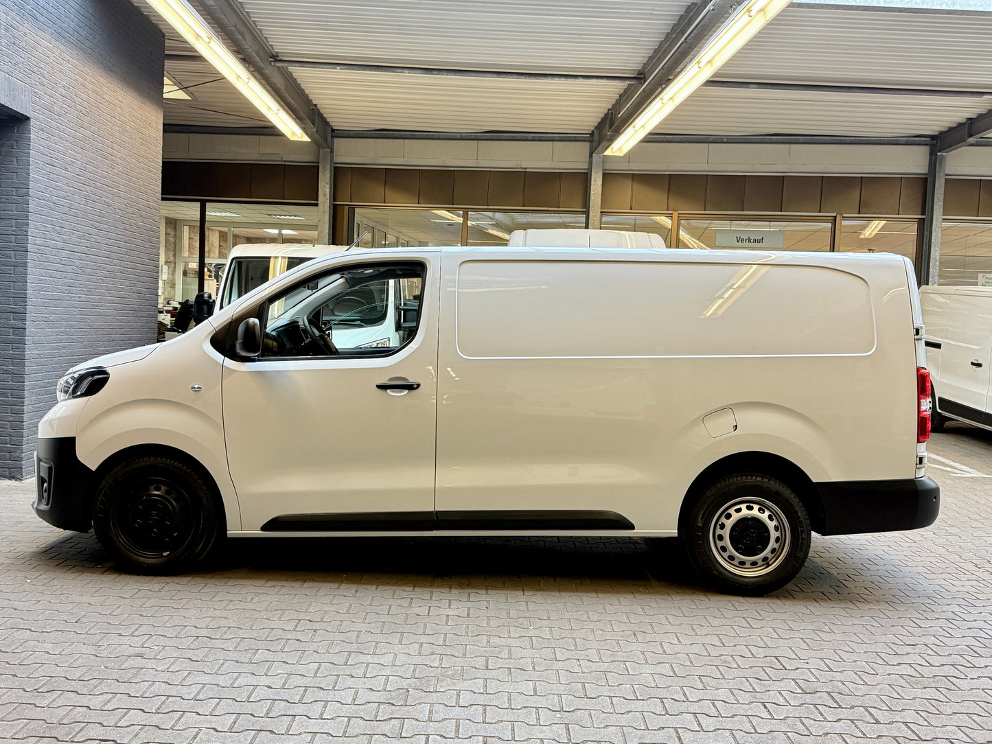 Toyota ProAce 2.0 D L2 MEISTER NAVI KLIMA TEMPOMAT PDC