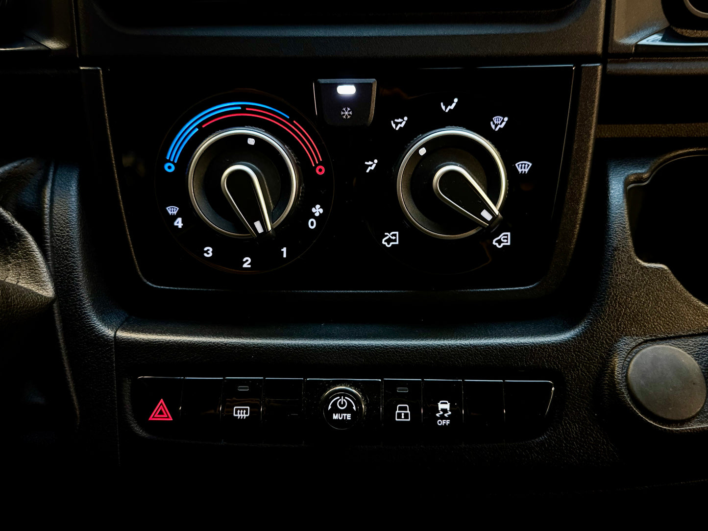 Fiat Ducato 2.2 D L4H2 3,5t KLIMA CAM PDC 3-SITZER