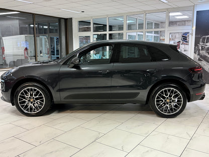 Porsche Macan 2.0 SPORTCHRONO SPORTDESIGN BOSE AHK 360CAM