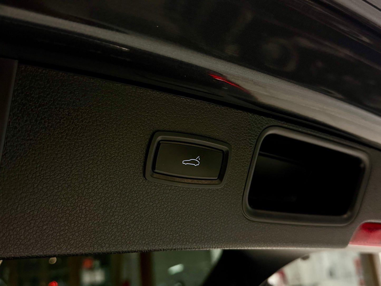 Porsche Macan 2.0 SPORTCHRONO SPORTDESIGN BOSE AHK 360CAM