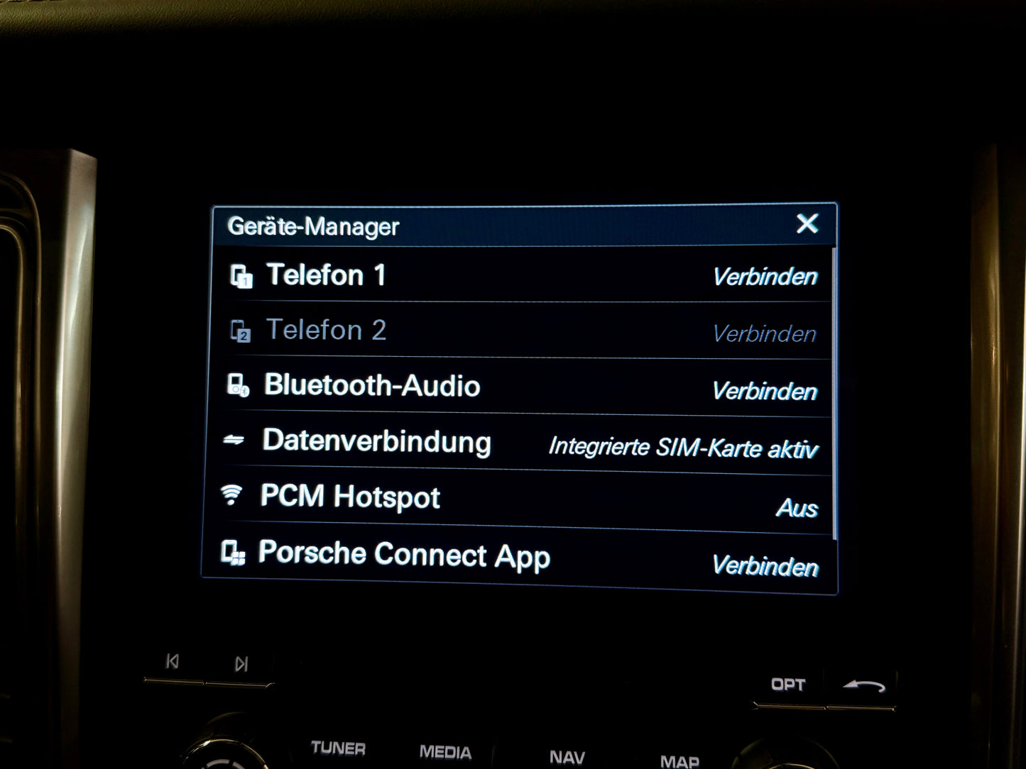 Porsche Macan 2.0 SPORTCHRONO SPORTDESIGN BOSE AHK 360CAM