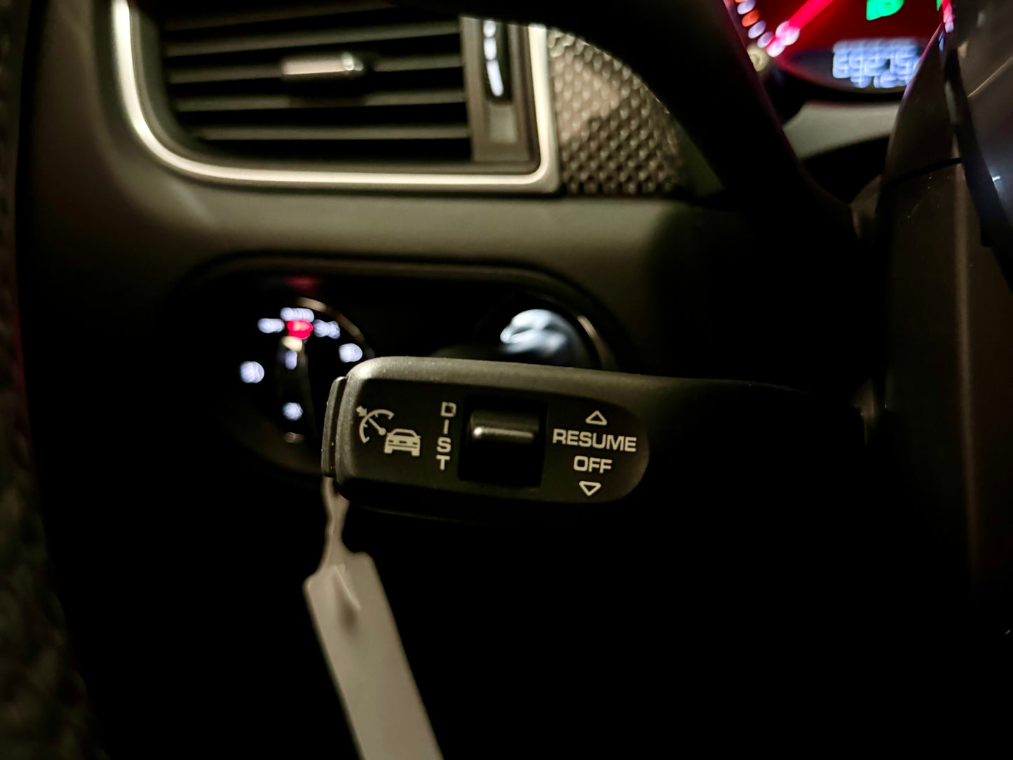 Porsche Macan 2.0 SPORTCHRONO SPORTDESIGN BOSE AHK 360CAM