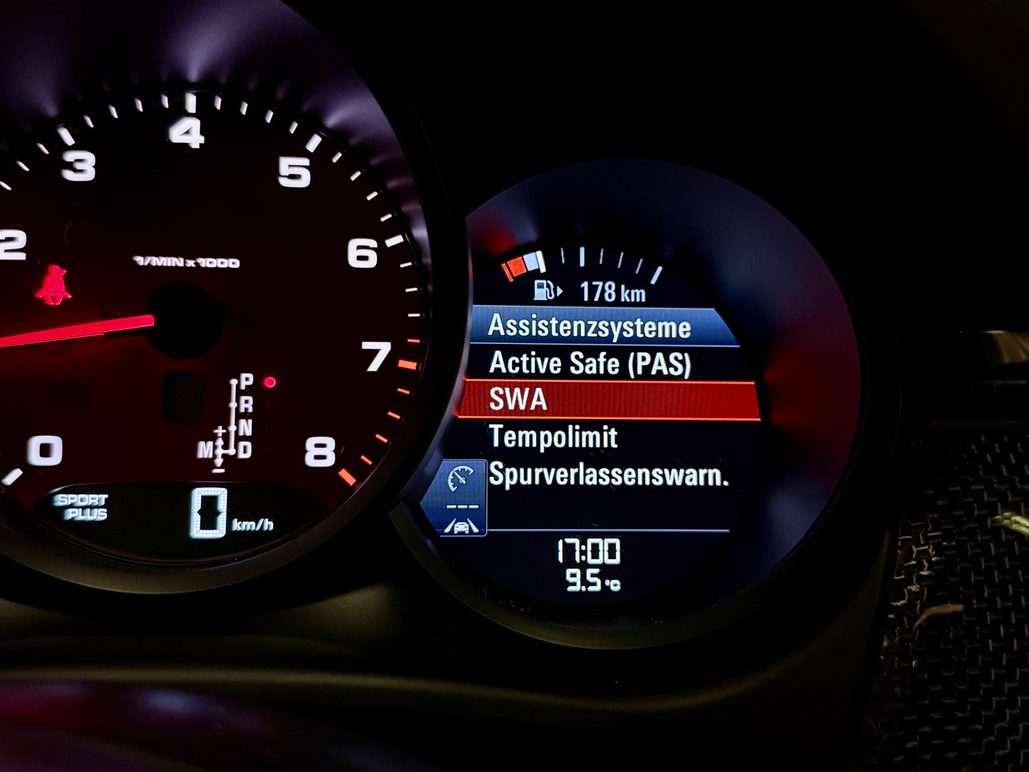 Porsche Macan 2.0 SPORTCHRONO SPORTDESIGN BOSE AHK 360CAM