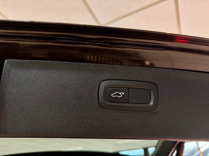 Volvo XC90 2.0 D5 AWD LEDER NAVI AHK STANDHZG CAM PDC
