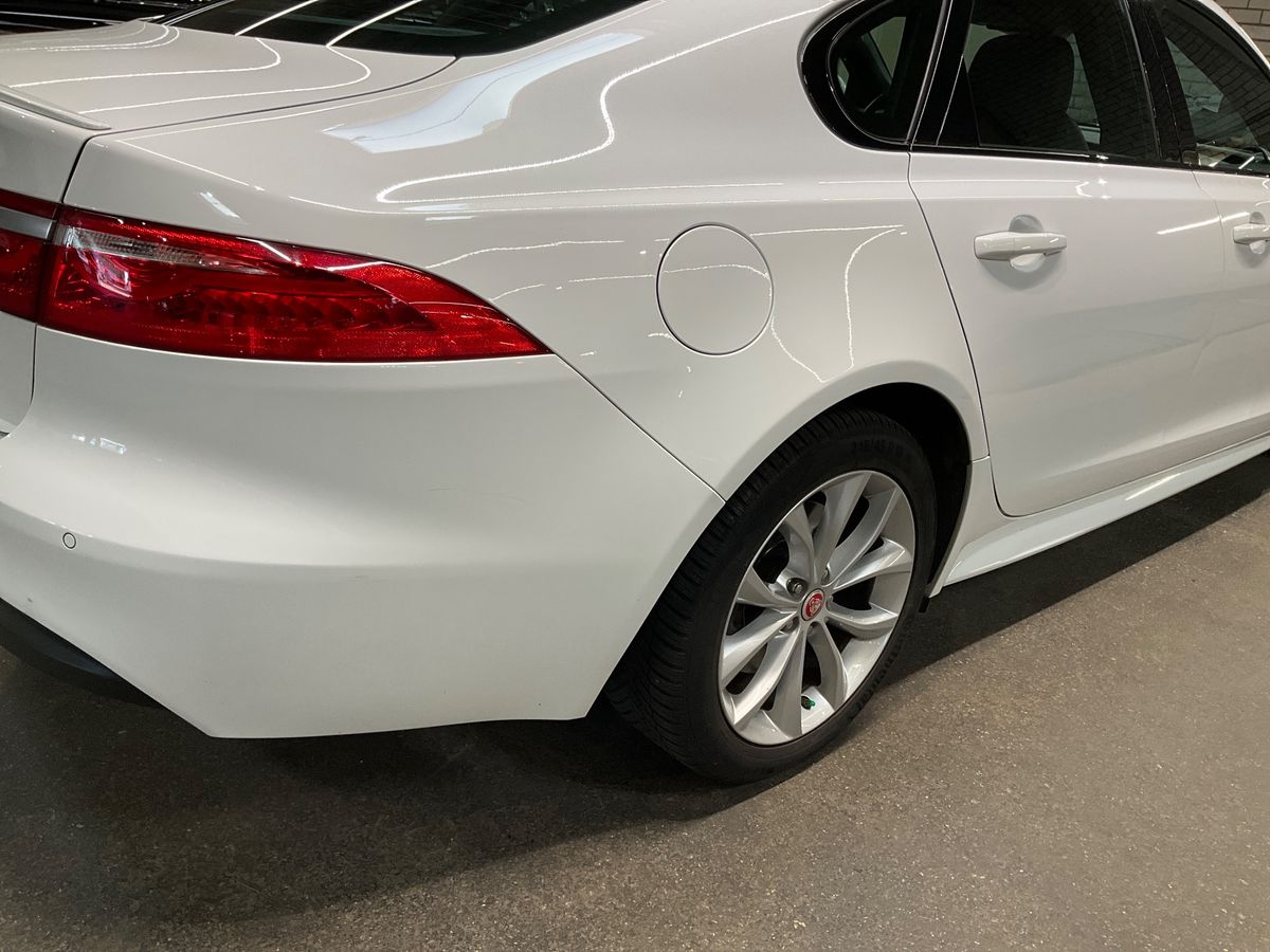 Jaguar XF 20d R-SPORT AWD LIMO LEDER NAVI SHZ LED CAM