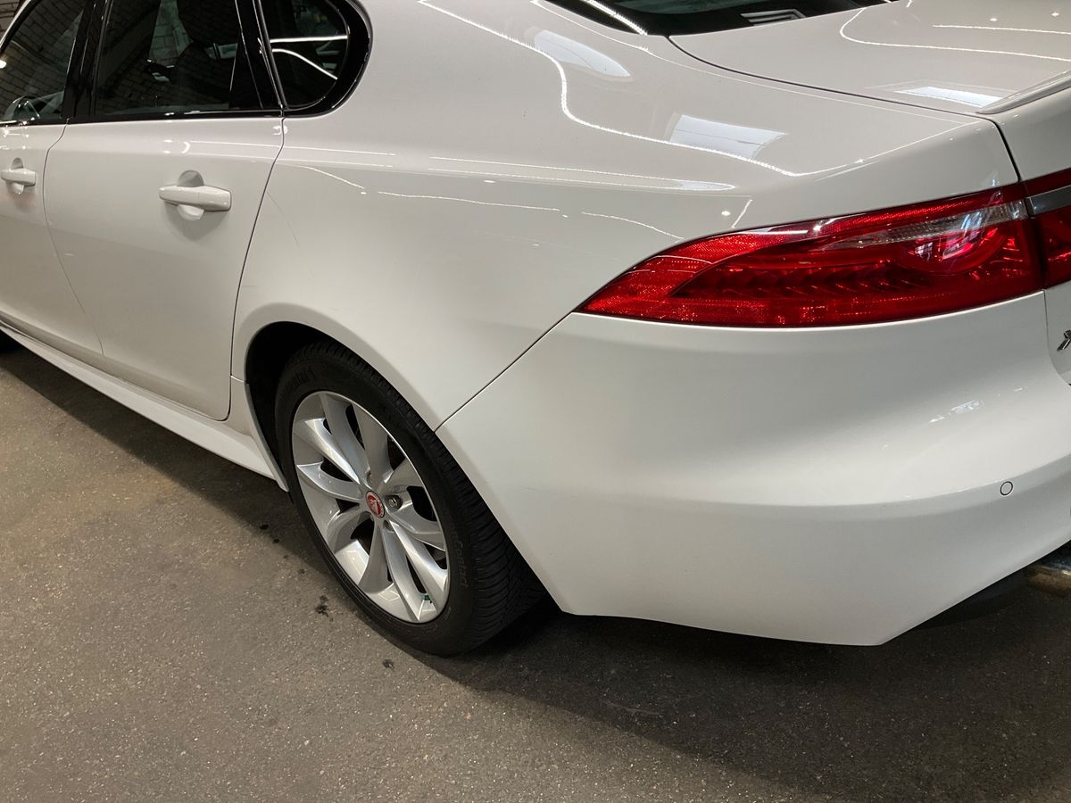 Jaguar XF 20d R-SPORT AWD LIMO LEDER NAVI SHZ LED CAM