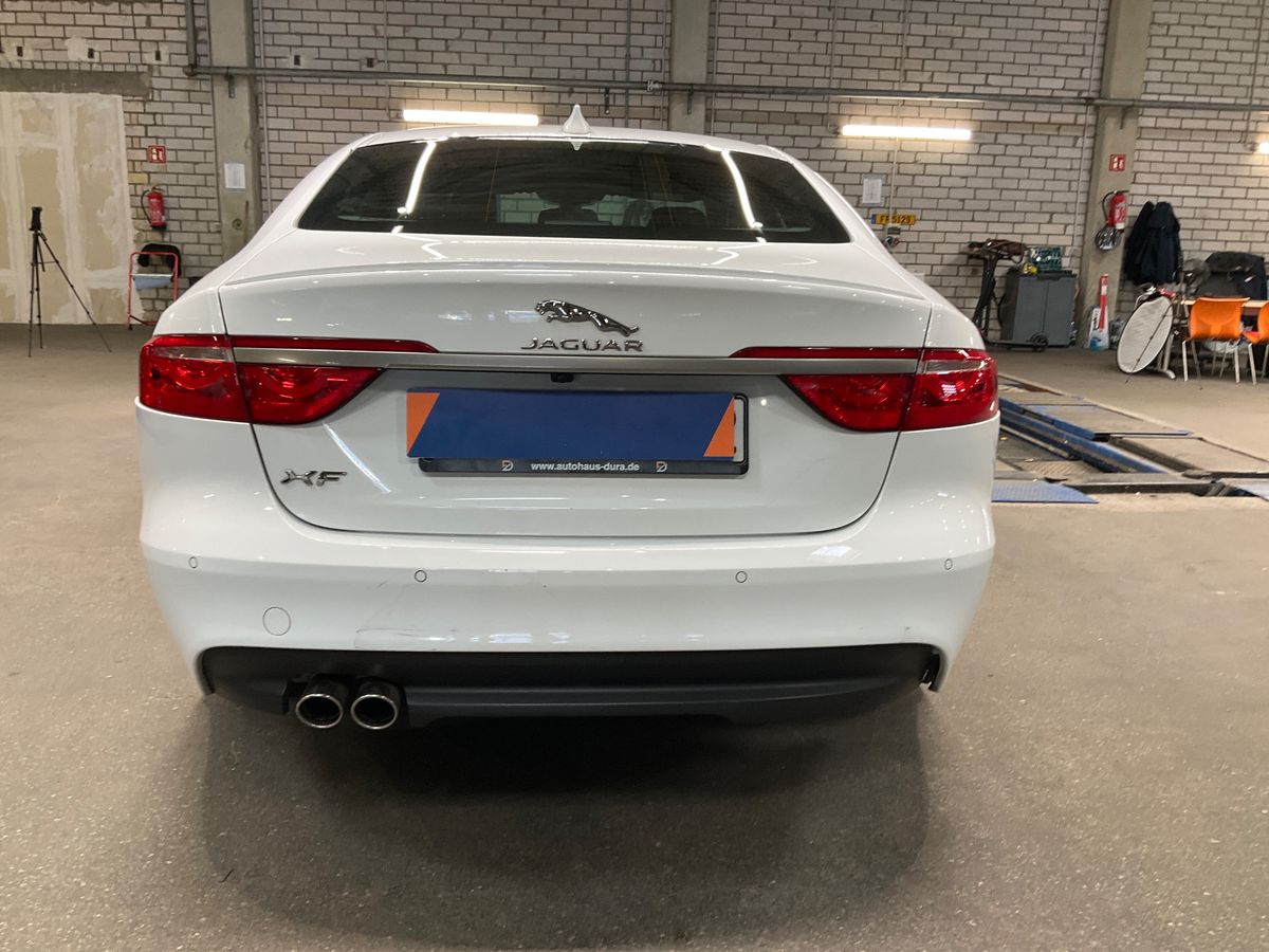 Jaguar XF 20d R-SPORT AWD LIMO LEDER NAVI SHZ LED CAM