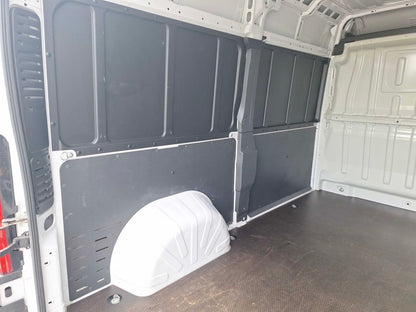 Fiat Ducato 2.3 D L2H2 3,3t KLIMA 3-SITZE PDC VERKLEIDET