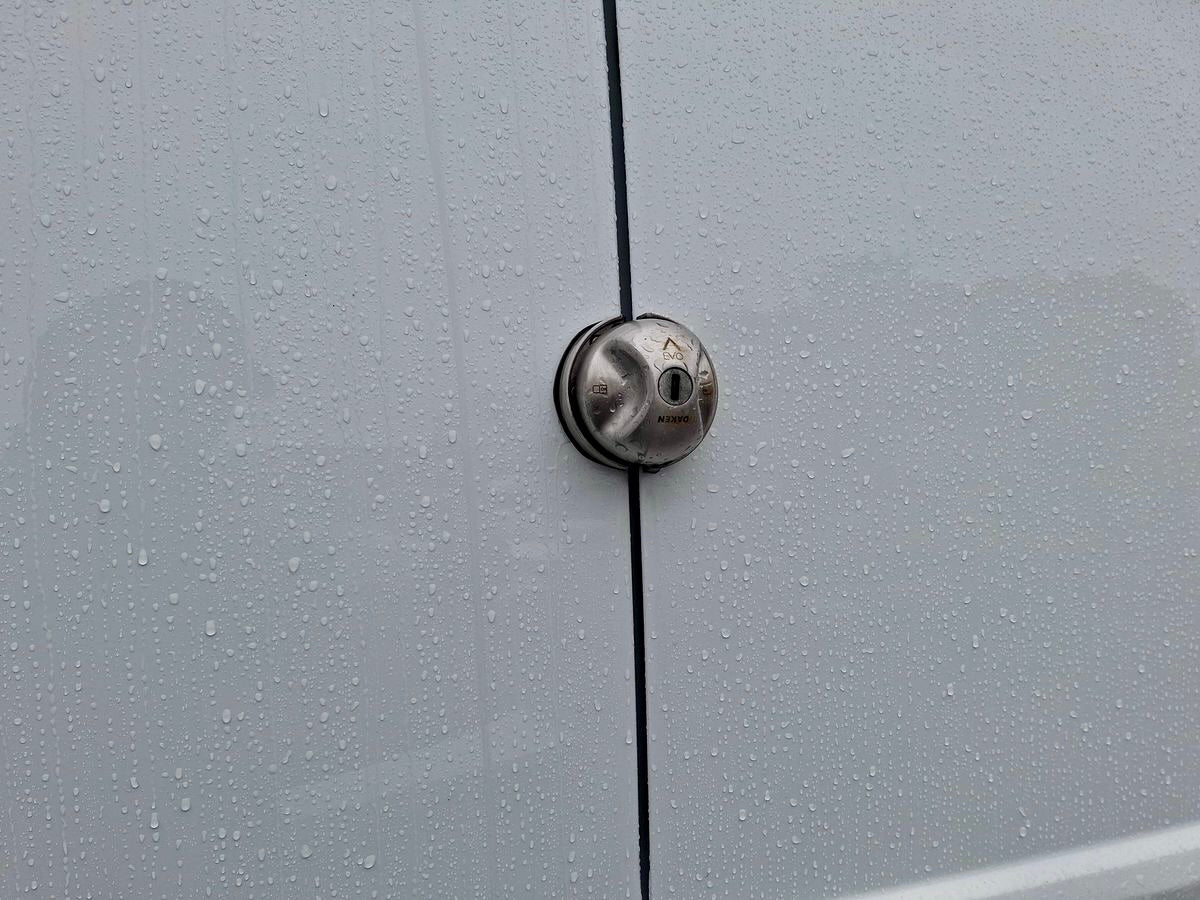 Renault Trafic 2.0 dCi L1H2 HOCH 3,0t KLIMA PDC 3SITZER