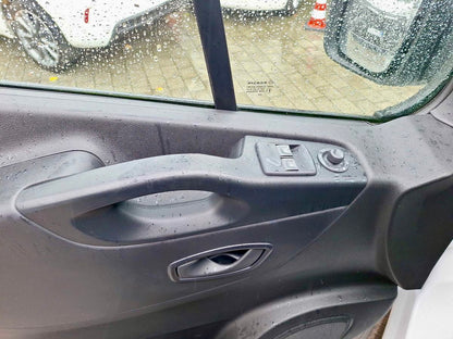 Renault Trafic 2.0 dCi L1H2 HOCH 3,0t KLIMA PDC 3SITZER