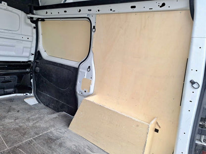 Renault Trafic 2.0 dCi L1H2 HOCH 3,0t KLIMA PDC 3SITZER