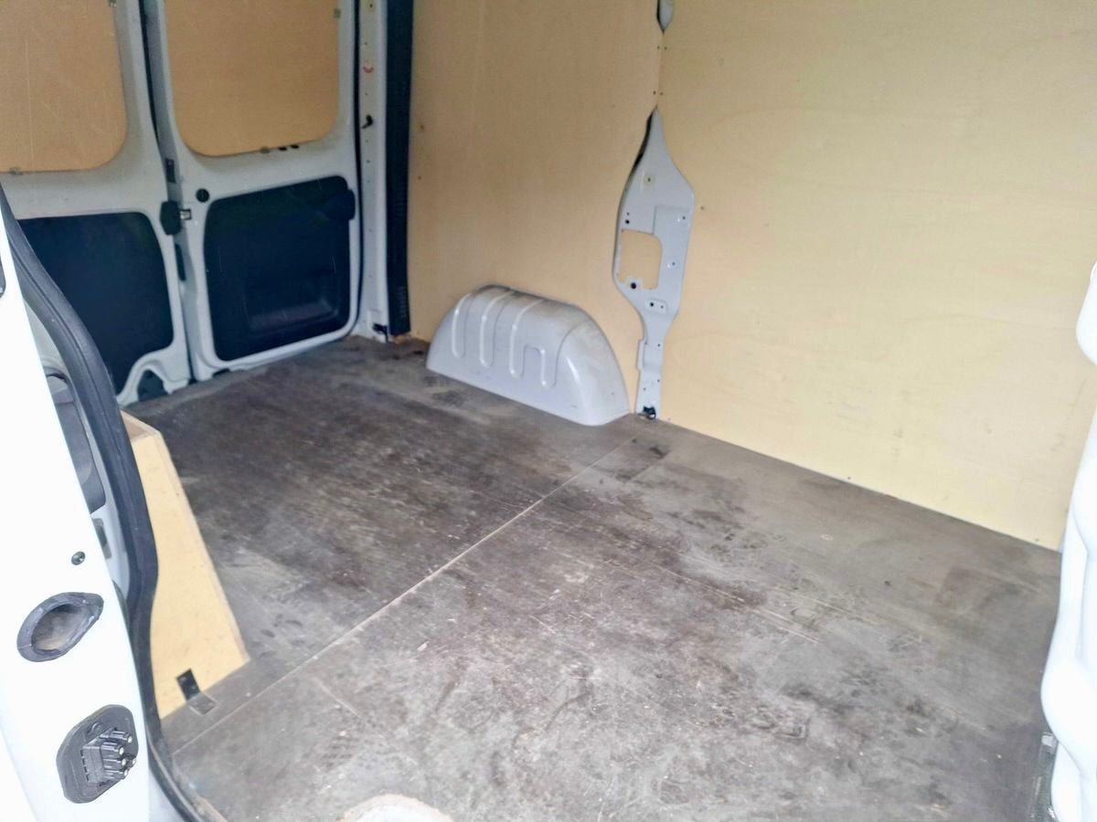 Renault Trafic 2.0 dCi L1H2 HOCH 3,0t KLIMA PDC 3SITZER