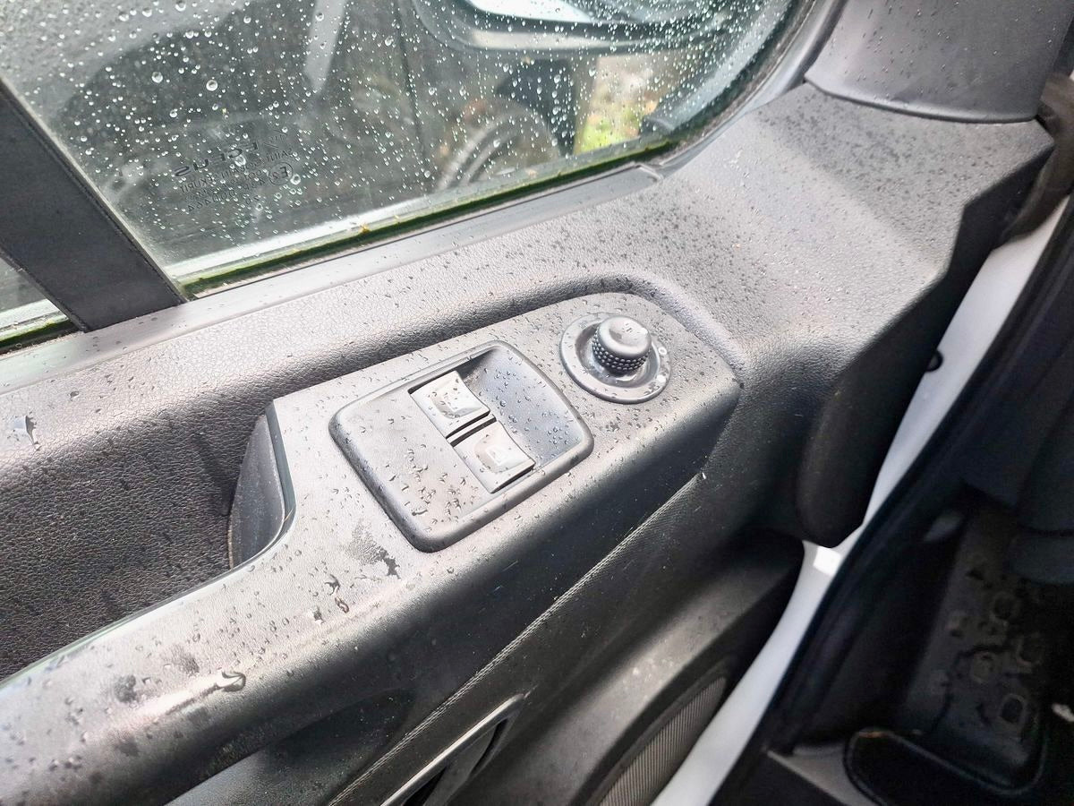 Renault Trafic 2.0 dCi L1H2 3,0t HOCH KLIMA PDC 3SITZER