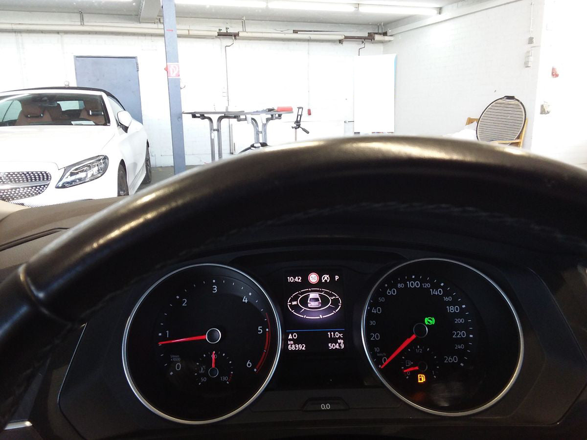 Volkswagen Tiguan 2.0 TDI 4M OFFROAD LEDER NAVI LED AHK 360