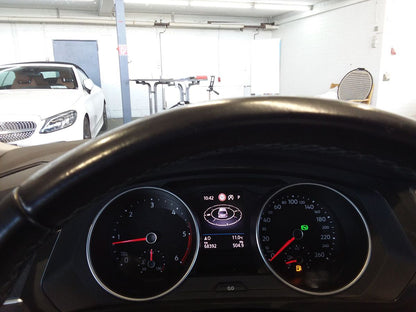 Volkswagen Tiguan 2.0 TDI 4M OFFROAD LEDER NAVI LED AHK 360