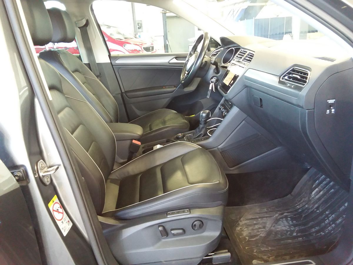 Volkswagen Tiguan 2.0 TDI 4M OFFROAD LEDER NAVI LED AHK 360