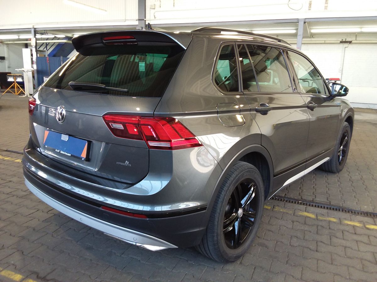 Volkswagen Tiguan 2.0 TDI 4M OFFROAD LEDER NAVI LED AHK 360