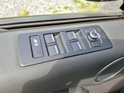 Land Rover Discovery 3.0 D LEDER AHK LED LUFT PANO CAM SHZ